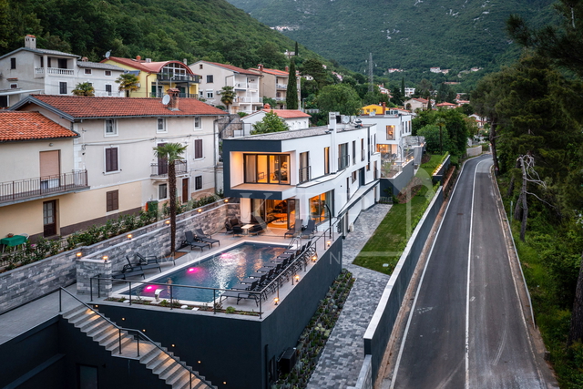 Vila u Mošćeničkoj Dragi